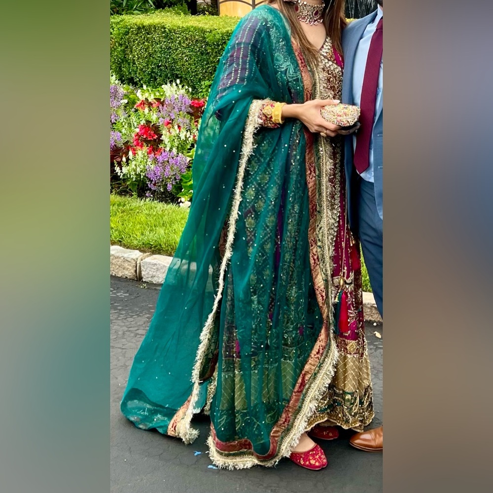 Pakistani Formal Wedding wear Dress - Picture 4 of 6